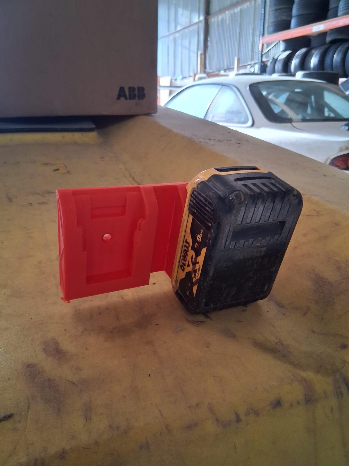 DeWalt 18/20V Battery Wall Mount