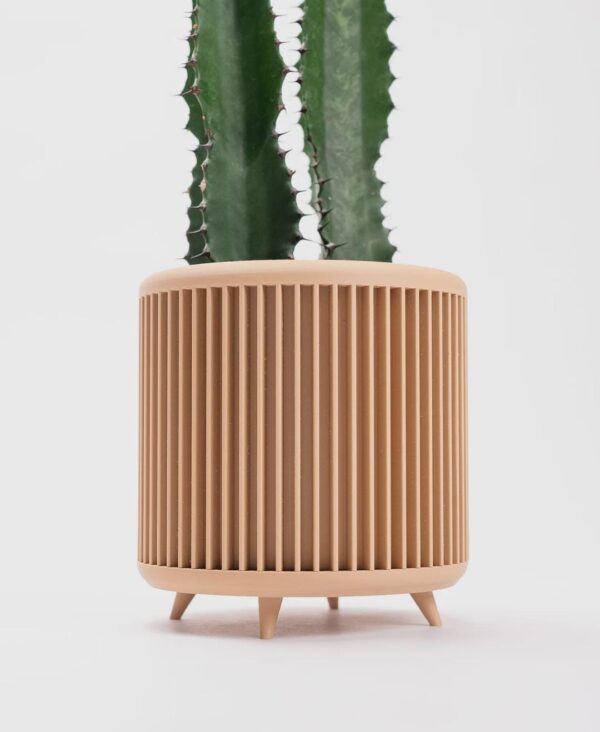 Raised Leg Planter | Hidden Water Tray