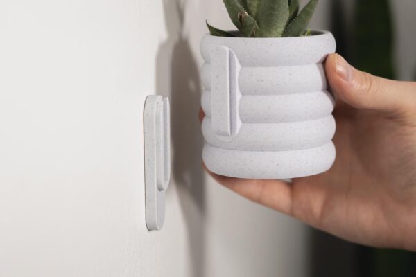 il_fullxfull.8299931115_sp4p.jpg Poppy Wall Planter | Minimalist Hanging Planter | Contemporary Home Decor