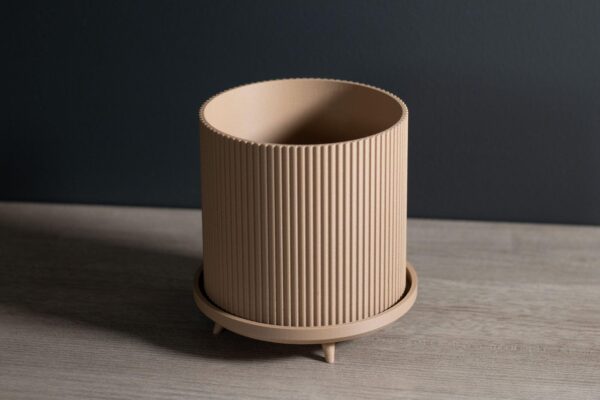 il_fullxfull.8313402447_7p8c.jpg Modern Planter with Legs | Minimalist Indoor Planter