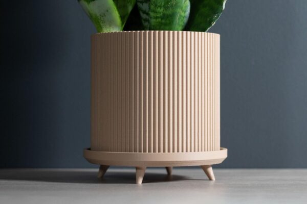 il_fullxfull.8313402455_lp1g.jpg Modern Planter with Legs | Minimalist Indoor Planter